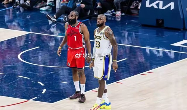 开云体育官网-30场轰1000分！詹皇接班人被高估？安东尼：持球人看到他眼睛发亮|东契奇|湖人|勒布朗·詹姆斯|卡梅隆·安东尼|洛杉矶快船队_新浪体育_新浪新闻