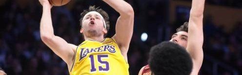 开云体育入口-湖人太子摇身变成三双机器 球队控卫危机迎刃而解