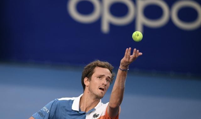 开云体育下载-梅德维德夫无缘术后首胜 红土赛季只能走过场？