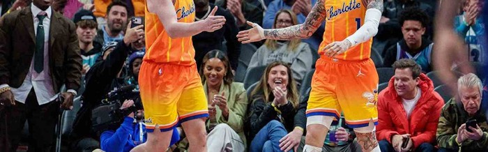 黄蜂三分线外暗流涌动，两人抢破头却没人喊加油|罗齐尔|鲍尔|三分球|波士顿凯尔特人队|特里-罗齐尔_新浪体育_新浪新闻