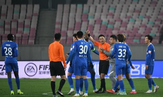 开云体育官网-沧州雄狮官方：内讧球员已深刻检讨 将会严厉处罚