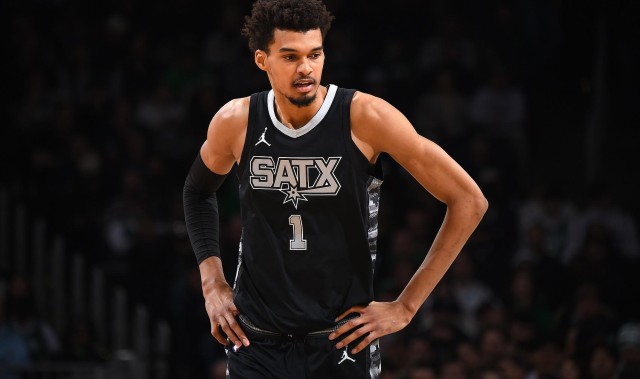 开云体育下载-马刺将选拔铁杆球迷组建“球迷方阵” 文班将出席选拔活动！