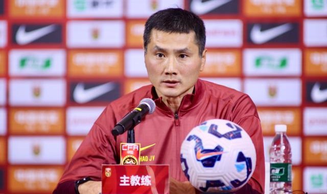 开云体育移动版-邵佳一国足亮相自信喊话：终极目标2030世界杯