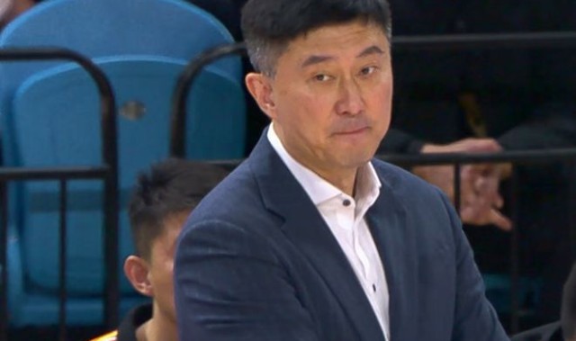 恭喜！徐昕收获CBA颁发的大奖，球迷：杜锋怎么看？|广州队|中锋|广东队|广东男篮|篮板_新浪体育_新浪新闻