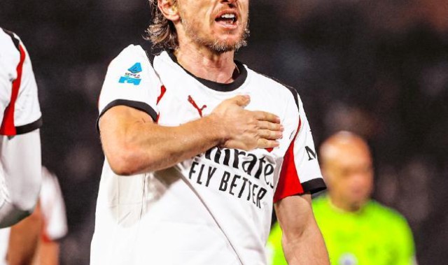 开云体育移动版-铁卫90分钟破僵局，莱奥自我救赎！AC米兰2-0升班马，下轮战国米