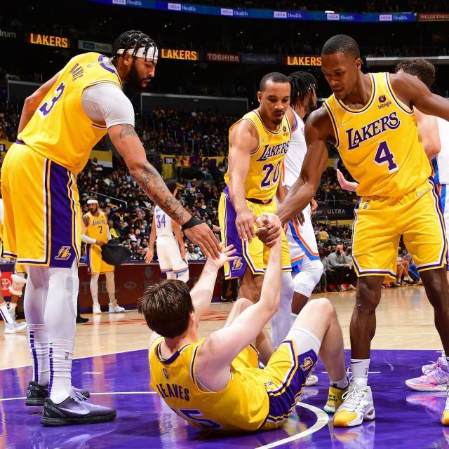 1636561350684030085.jpg 1236358164.jpg